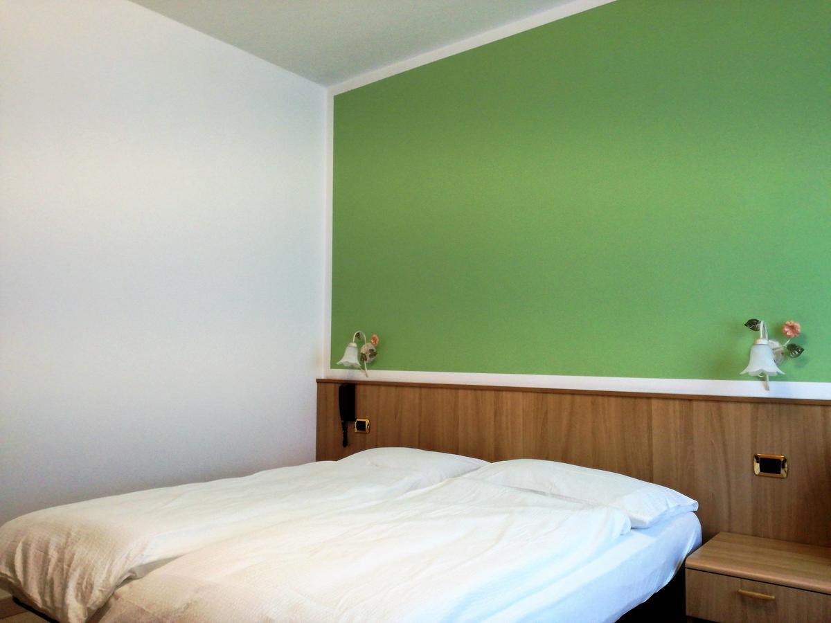 Green Base Hotel B&B Male Ngoại thất bức ảnh